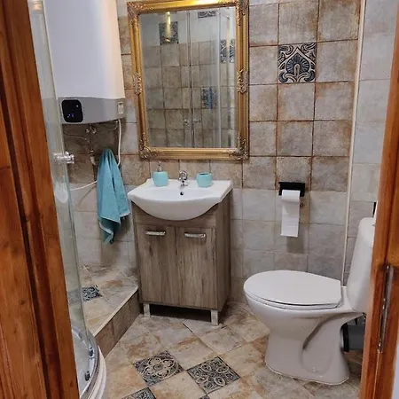 Apartment Krisztina Vendeghaz - Kueloenallo - Itt Csak Ti Vagytok Leanyfalu