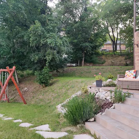 Apartment Krisztina Vendeghaz - Kueloenallo - Itt Csak Ti Vagytok *